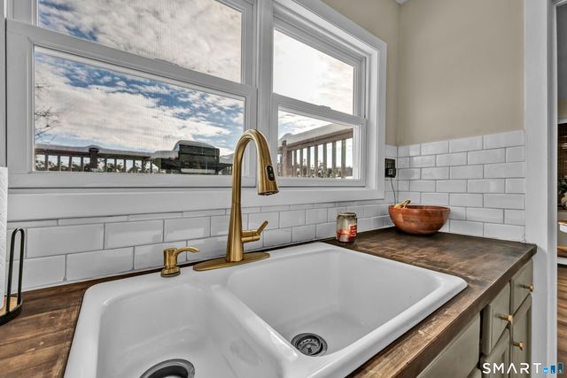 9 North Beach Drive, New Fairfield, CT 06812