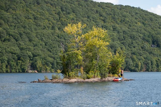 9 North Beach Drive, New Fairfield, CT 06812