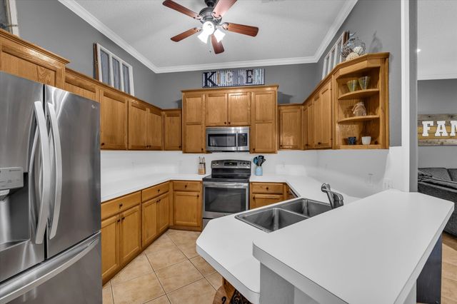 822 Crested Butte Drive, Hewitt, TX 76643