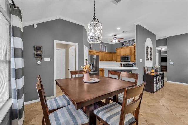 822 Crested Butte Drive, Hewitt, TX 76643