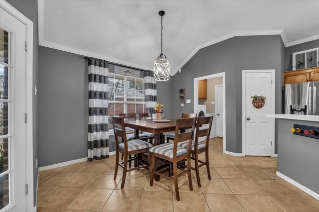 822 Crested Butte Drive, Hewitt, TX 76643