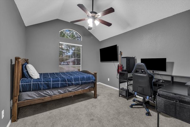 822 Crested Butte Drive, Hewitt, TX 76643