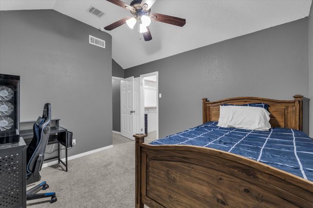 822 Crested Butte Drive, Hewitt, TX 76643