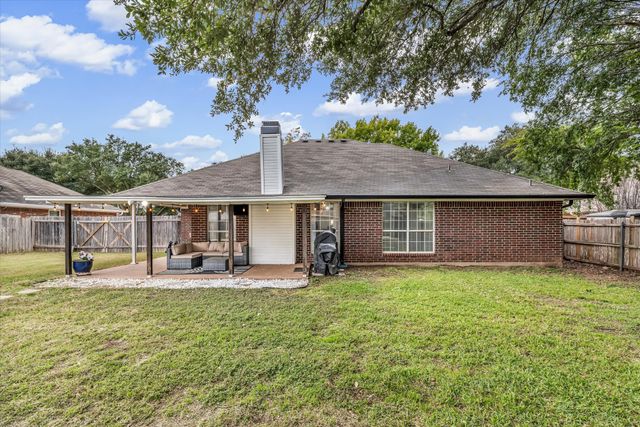 822 Crested Butte Drive, Hewitt, TX 76643