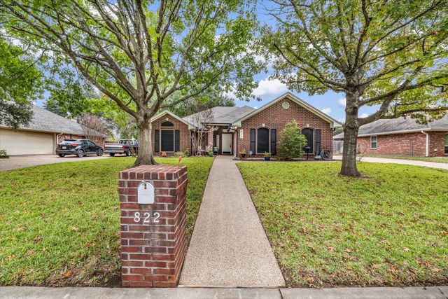 822 Crested Butte Drive, Hewitt, TX 76643