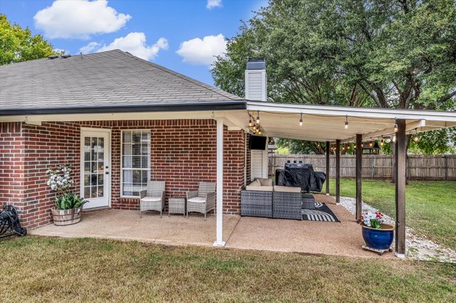 822 Crested Butte Drive, Hewitt, TX 76643