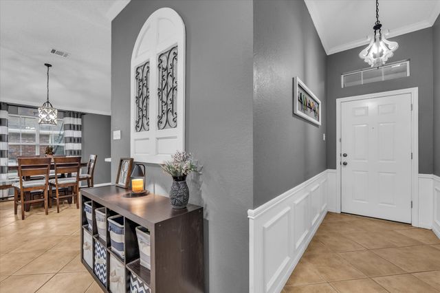 822 Crested Butte Drive, Hewitt, TX 76643