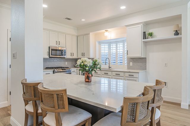 12392 Hawk Creek Drive, Frisco, TX 75033