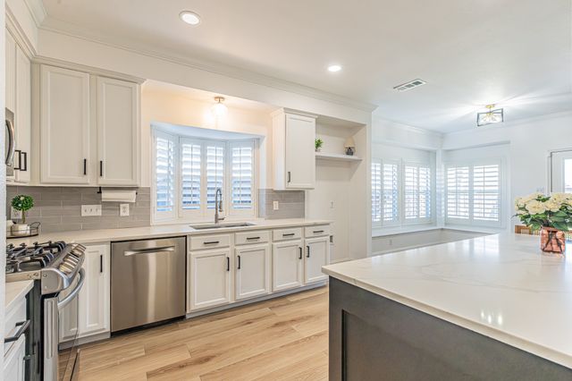 12392 Hawk Creek Drive, Frisco, TX 75033