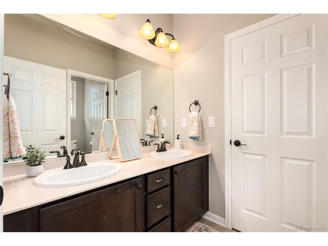 25551 E Indore Dr, Aurora, CO 80016