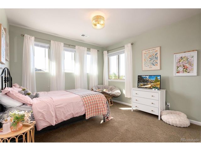 25551 E Indore Dr, Aurora, CO 80016