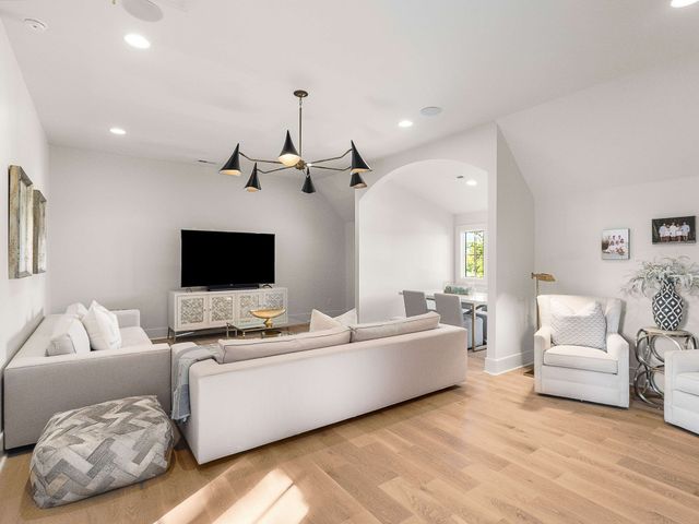 115 Page Rd, Nashville, TN 37205