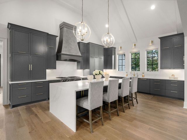 115 Page Rd, Nashville, TN 37205