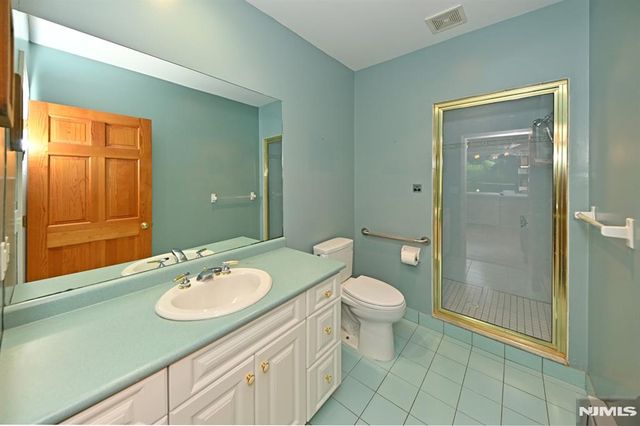 50 Midland Avenue, Wyckoff, NJ 07481