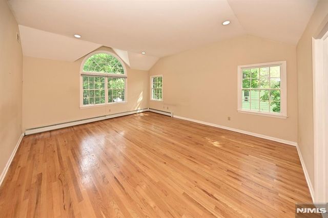 50 Midland Avenue, Wyckoff, NJ 07481