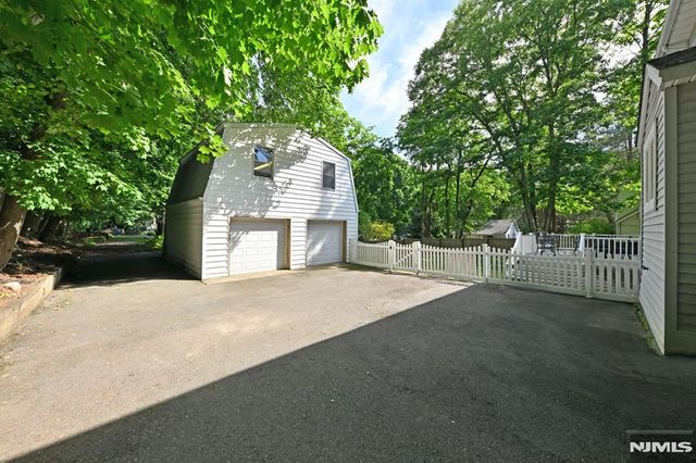 50 Midland Avenue, Wyckoff, NJ 07481
