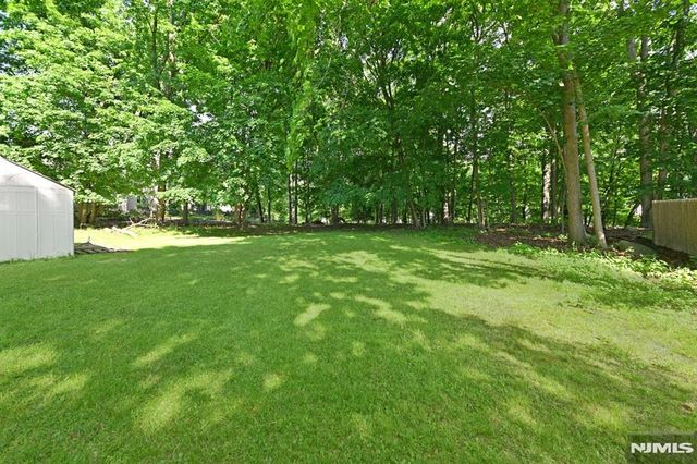 50 Midland Avenue, Wyckoff, NJ 07481
