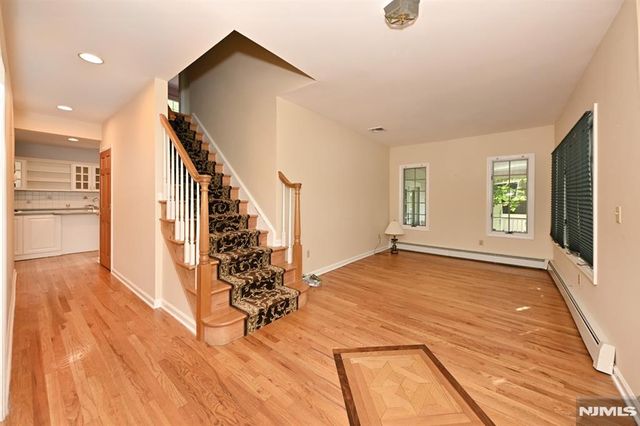 50 Midland Avenue, Wyckoff, NJ 07481