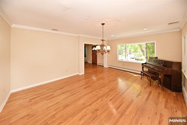 50 Midland Avenue, Wyckoff, NJ 07481