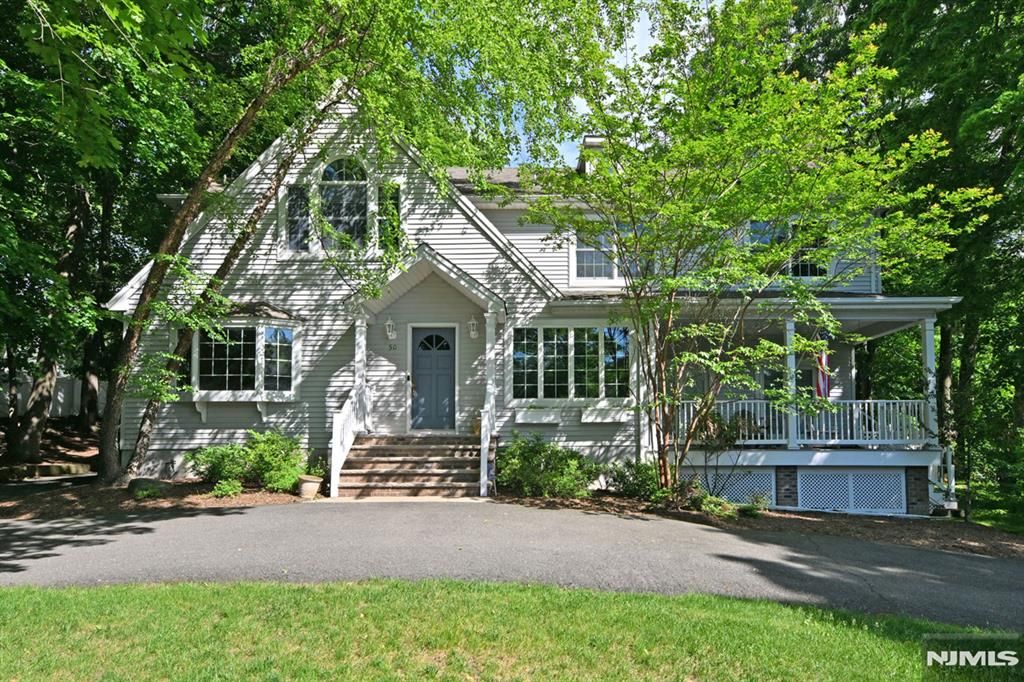 50 Midland Avenue, Wyckoff, NJ 07481