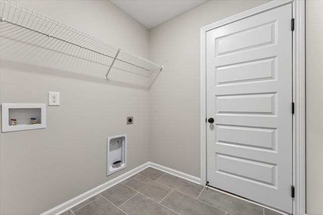 325 Tisha Ct, Clarksville, TN 37042