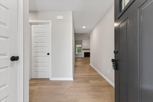 325 Tisha Ct, Clarksville, TN 37042