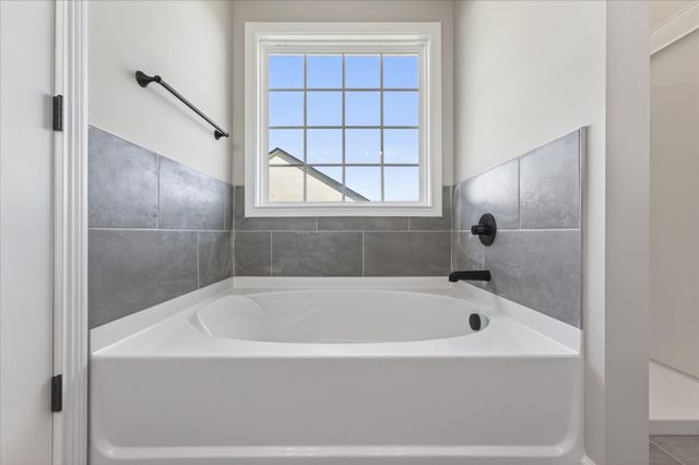 325 Tisha Ct, Clarksville, TN 37042