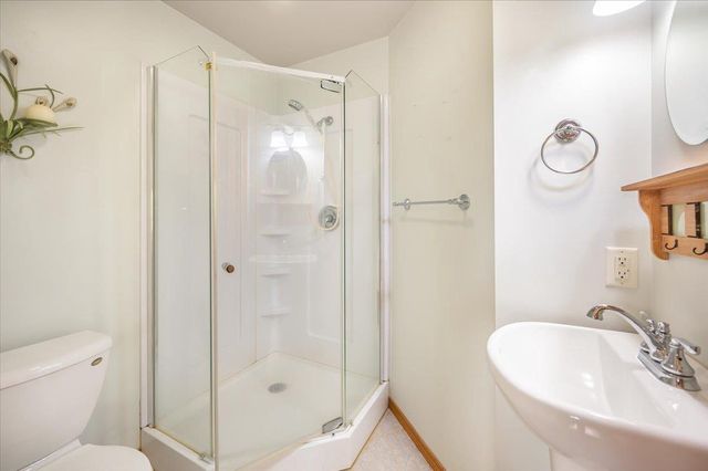 5426 S Darrow Rd, Superior, WI 54880