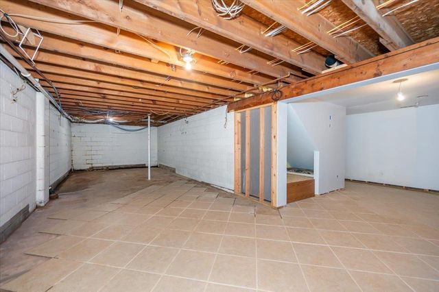 5426 S Darrow Rd, Superior, WI 54880