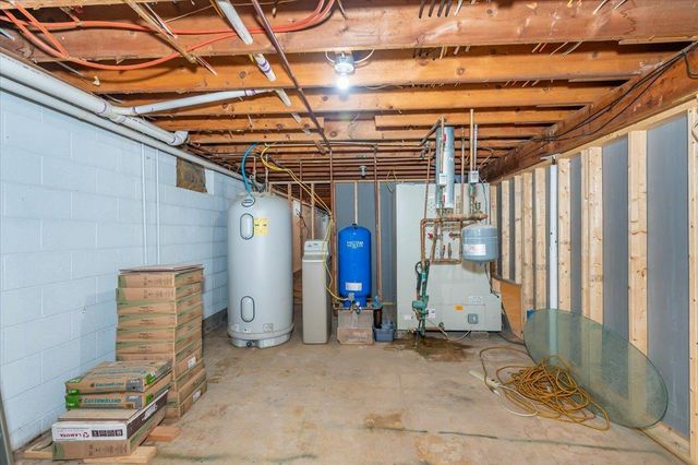 5426 S Darrow Rd, Superior, WI 54880