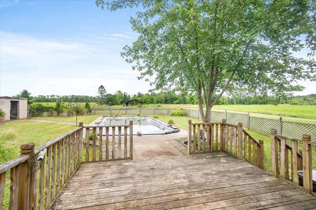 5426 S Darrow Rd, Superior, WI 54880