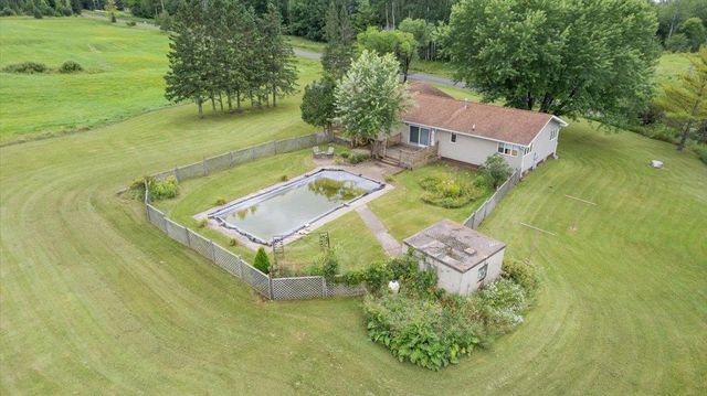 5426 S Darrow Rd, Superior, WI 54880