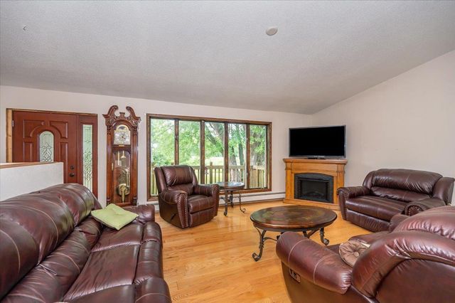 5426 S Darrow Rd, Superior, WI 54880