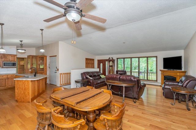 5426 S Darrow Rd, Superior, WI 54880