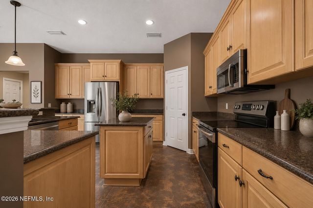 241 PIONEER Trail, Palatka, FL 32043