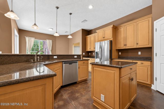 241 PIONEER Trail, Palatka, FL 32043
