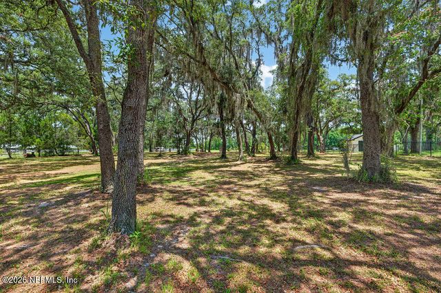 241 PIONEER Trail, Palatka, FL 32043