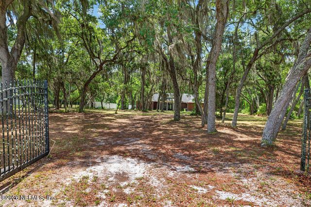241 PIONEER Trail, Palatka, FL 32043