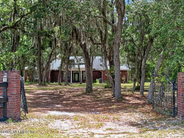 241 PIONEER Trail, Palatka, FL 32043