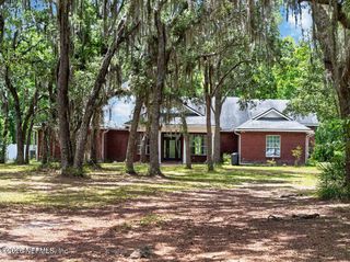 241 PIONEER Trail, Palatka, FL 32043