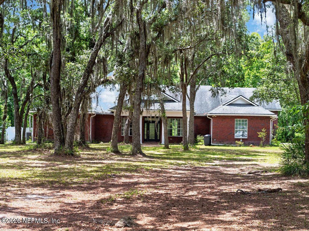 241 PIONEER Trail, Palatka, FL 32043