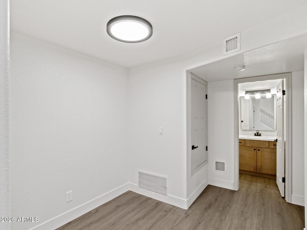 Image 20 of property listing at 3025 S CASCADE Place, Chandler, AZ 85248