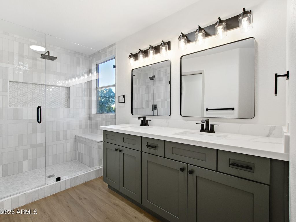 Image 3 of property listing at 3025 S CASCADE Place, Chandler, AZ 85248