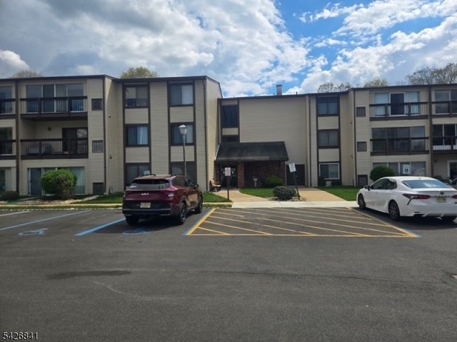 278 Crosse Dr 3F, Monroe Twp., NJ 08831