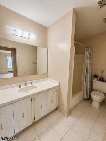 278 Crosse Dr 3F, Monroe Twp., NJ 08831
