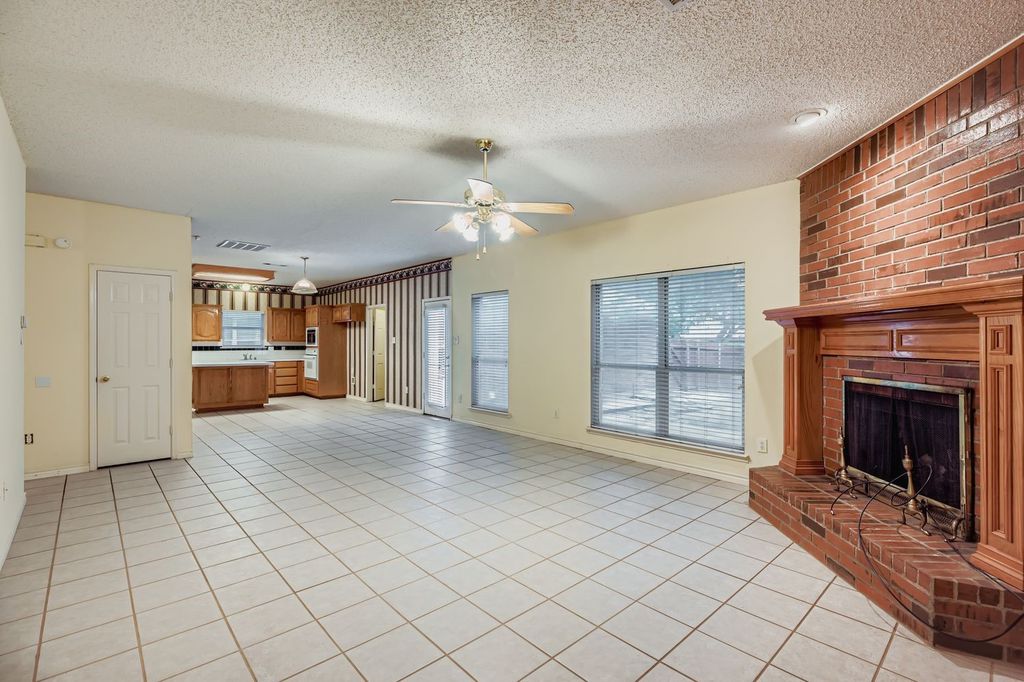 4833 Spanishmoss Drive, Mckinney, TX 75070