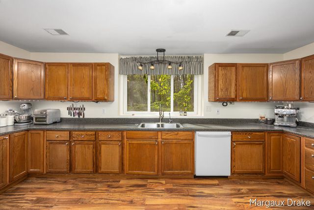 17225 Apache Trail, Howard City, MI 49329