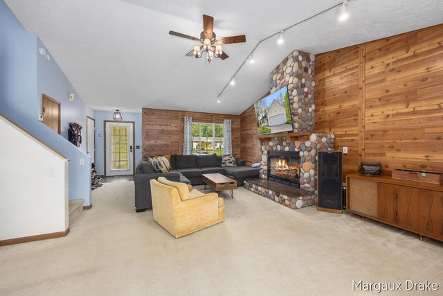 17225 Apache Trail, Howard City, MI 49329