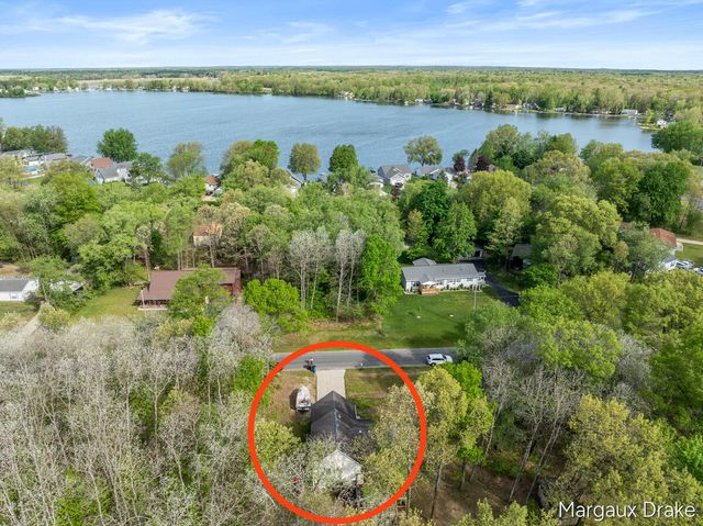 17225 Apache Trail, Howard City, MI 49329