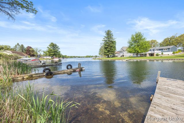 17225 Apache Trail, Howard City, MI 49329